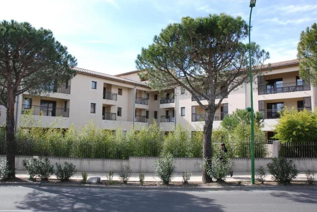 Superbe Appartement A Uzes Avec Place De Parking Exterior photo